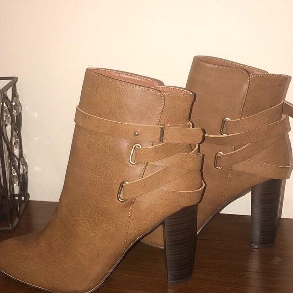 NWOT wrap around Catalina bootie - Picture 5 of 5